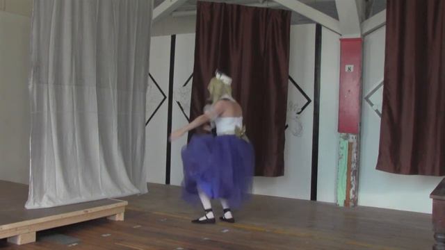 蜜月アン・ドゥ・トロワ 踊ってみた Honeymoon Un Deux Trois | Barbara (Ballerina) - Genshin Impact Cosplay Dance Cove смотреть онлайн