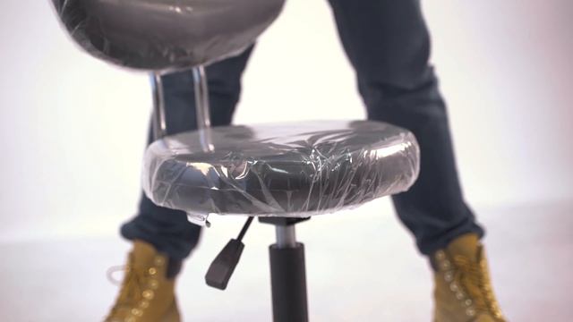 Обзор стула для мастера RESTPRO Round 3 Black смотреть онлайн