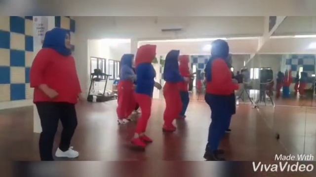 Quedete Bachata Coreo Duma Kristina & Lily Kho II Pesona Line dance смотреть онлайн