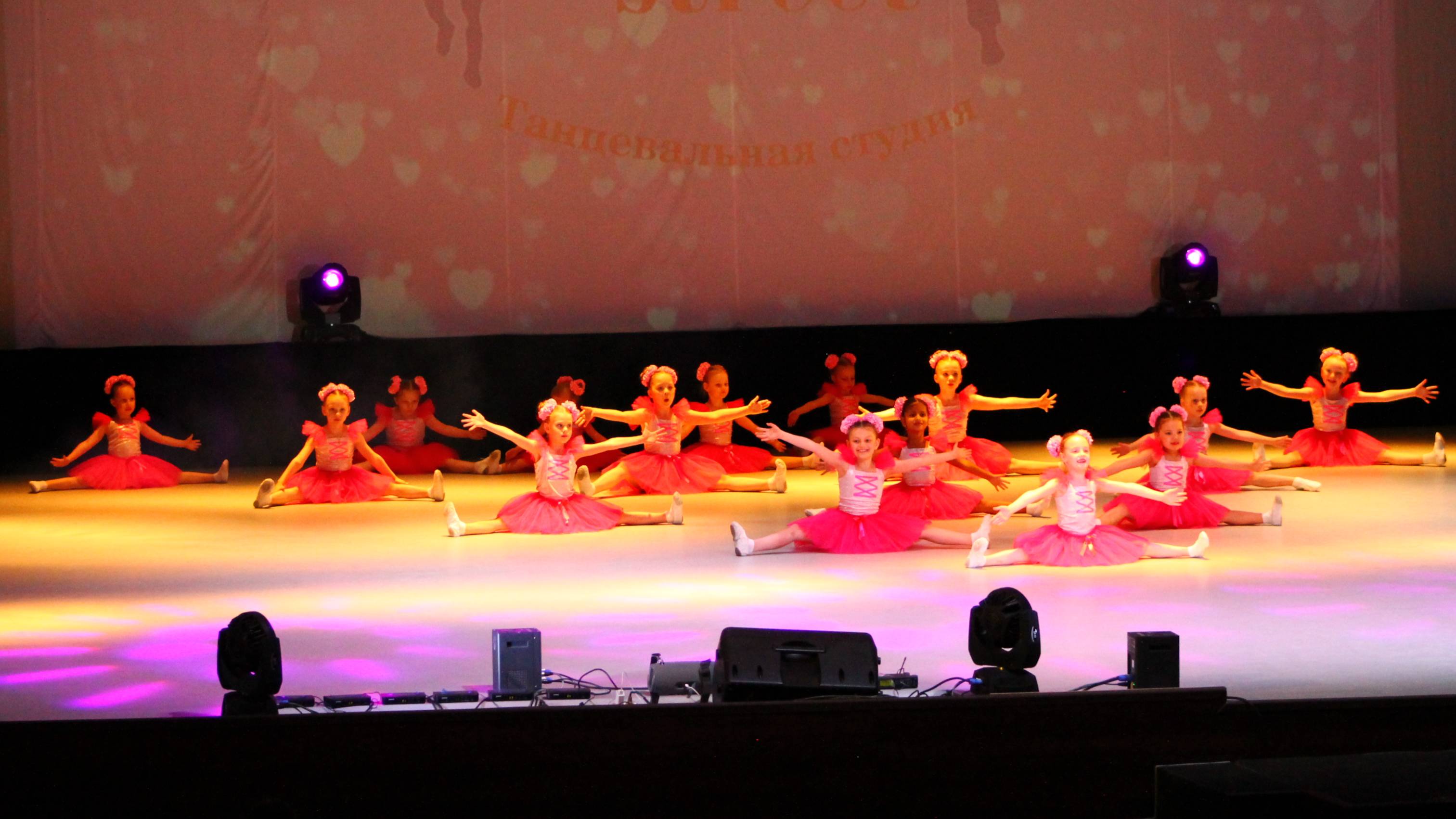 Танец "Куклы". Детская танцевальная студия "Baby street". Челябинск, ДК Смена 28.05.2024 смотреть онлайн