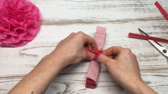 Шикарная хризантема из бумажных салфеток. Сервировка стола смотреть онлайн