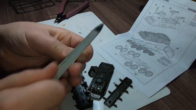 Обзор и сборка советского бронетранспортера БТР-80 от звезды 1/100 смотреть онлайн