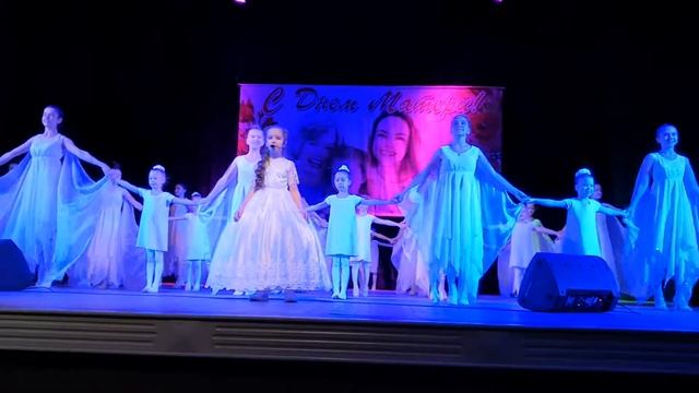 ДДЮТ солистка Образцового эстрадно творческого объединения "Зебра" Мария Криволапова, "Белые ангелы смотреть онлайн