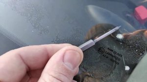 Как остановить трещину на лобовом стекле