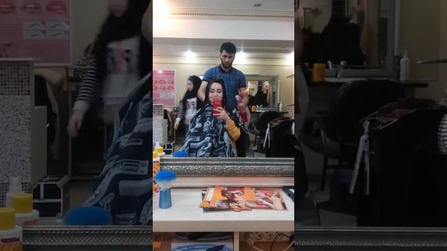 Как делается стрижка огнем :) Необычно. Безопасно. Эффективно смотреть онлайн
