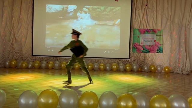 Ансамбль Карланюрт под руководством Амира Гаджиевича, шуточный танец "Не те времена". смотреть онлайн