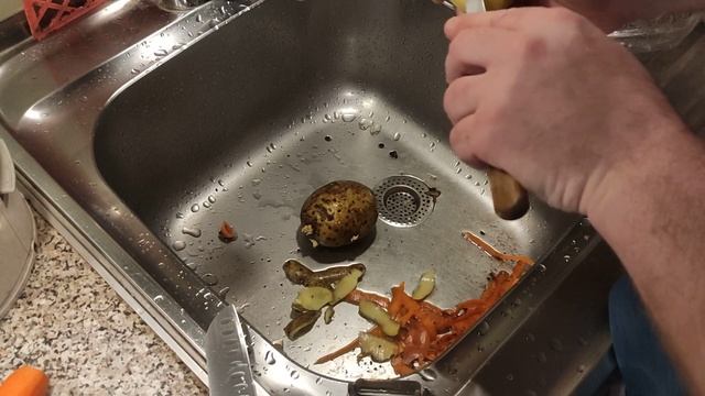 Легко и быстро как почистить картофель картошку дома в домашних условиях смотреть онлайн