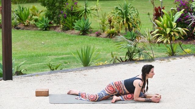 YOGA FOR HIPS - 15 min DEEP Stretch Routine for Hip Mobility, Hip Pain, & Hip Strength смотреть онлайн