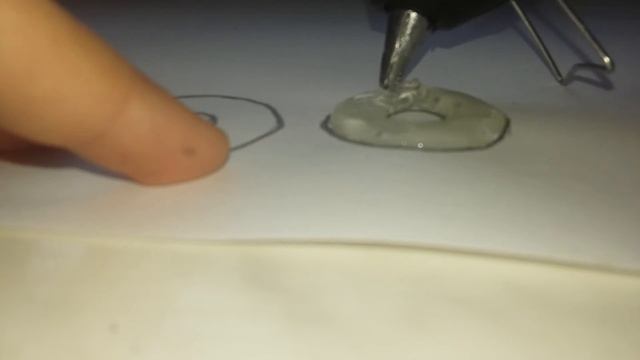 как сделать пончик из клея пистолета!!! смотреть онлайн