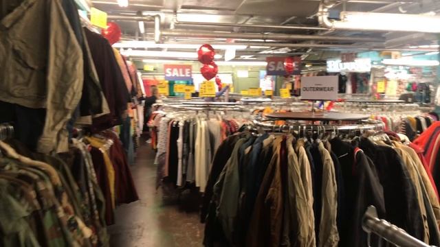 Быт в США, стрижка, парикмахерские. Городская среда. Верят ли американцы в магию и эзотерику? смотреть онлайн