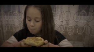 ПЕСНЯ ДЛЯ БАБУШКИ ДО СЛЁЗ // DiStory - Птичка (ПАРОДИЯ)