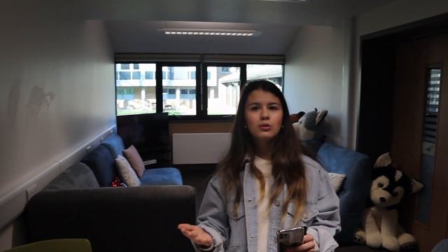 Тур по BOARDING HOUSE 🇬🇧// Лучший кампус в Англии с Lisa Krest// ACS COBHAM смотреть онлайн
