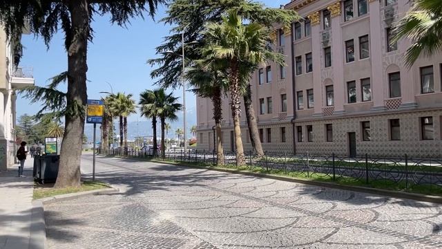 Автобус за 7 рублей! Изучаем общественный транспорт в Батуми (СКИДКА НА ТАКСИ ВНУТРИ!) смотреть онлайн