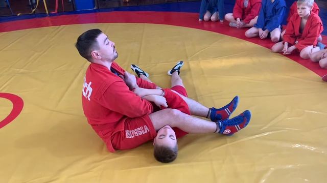 Рычаг локтя в самбо . Базовые понятия для Начальной подготовки смотреть онлайн