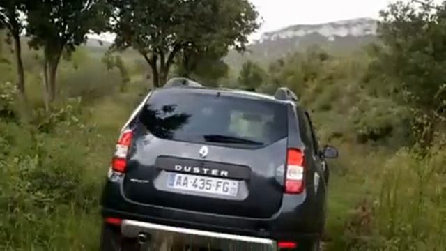 Renault Duster 2014 на дороге смотреть онлайн
