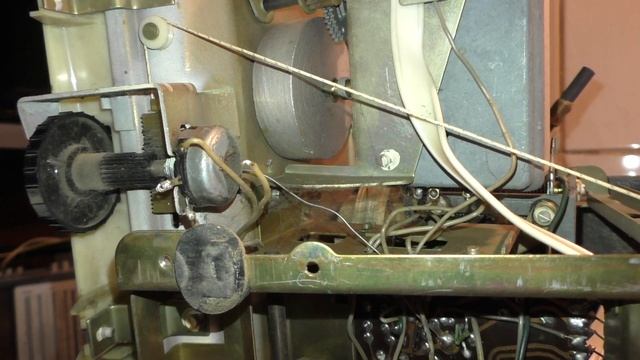 ремонт радиолы Латвия 1960 г. Необычная неисправность. смотреть онлайн