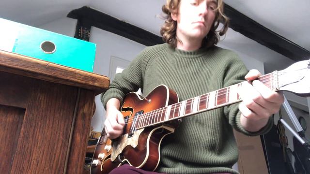 Hofner 4560 semiacoustic guitar demo 1970s смотреть онлайн