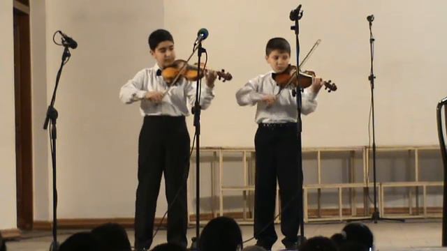 Hüseynağa Aslanov və Vildan Hüseynov ( Antonio Vivaldi - İki skripka üçün konsert ) смотреть онлайн