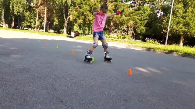 Крис-кросс вперёд. Учимся кататься на роликах вместе!