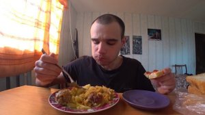 МУКБАНГАСМР ТЕФТЕЛИКАРТОШКА ЖАРЕНАЯКАПУСТА ТУШЕНАЯБУТЕРБРОДЕДАОБЖОРEATINGУЖИНASMRMukbang#147