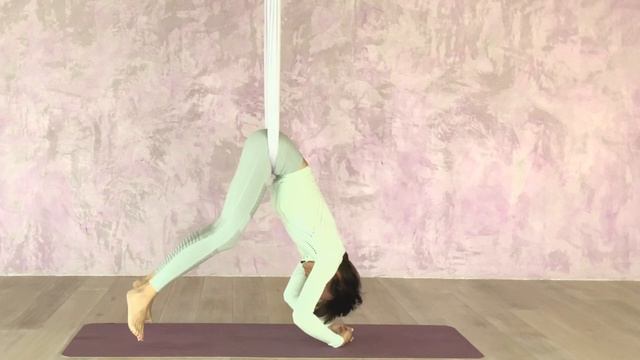 Aerial Yoga Basics смотреть онлайн