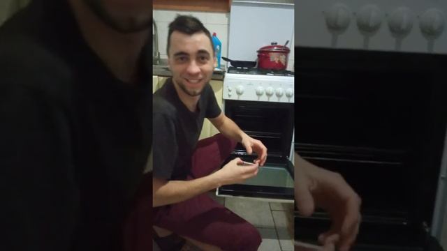 Как включить (зажечь) газовую духовку