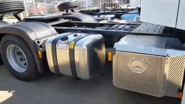 Обзор тягача Actros 2545 LS 6x2.