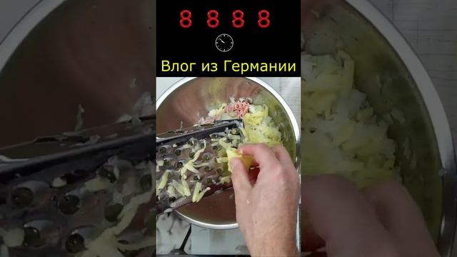 ВЛОГ Как почистить ведро лука и не заплакать? #shorts смотреть онлайн
