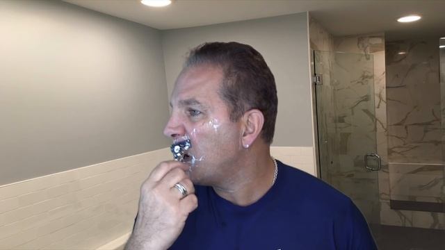 Safety vs Cartridge Razor-Which is Better? смотреть онлайн