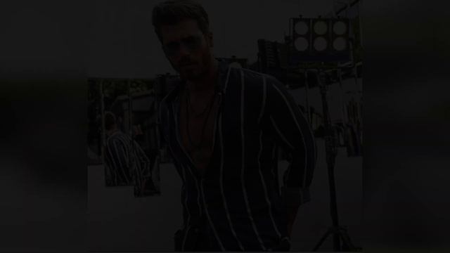 Flash... Can Yaman fue visto saliendo del club nocturno MASLAK HOL de Demet Özdemir. смотреть онлайн