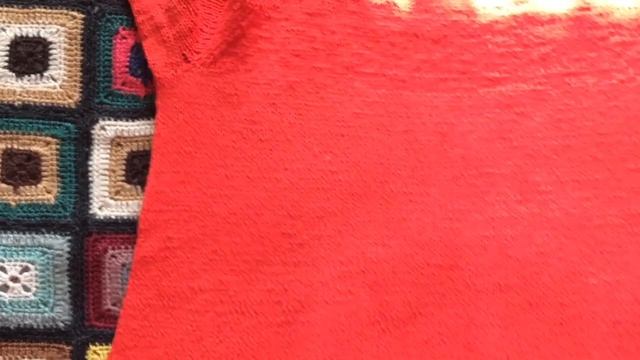 КРАСНОЕ ПЛАТЬЕ СВЯЗАНО СПИЦАМИ // ОБЗОР И МЕРКИ смотреть онлайн