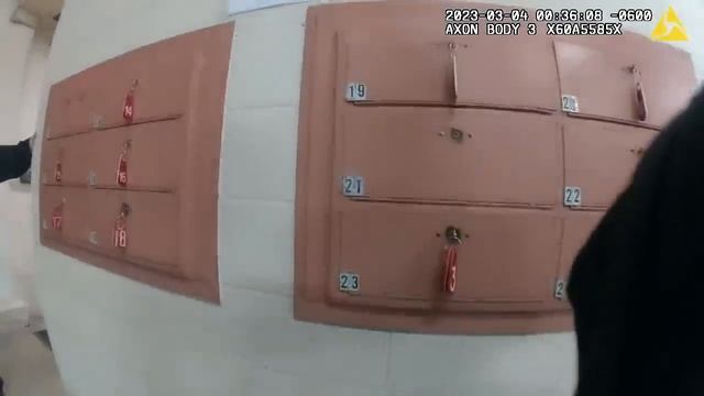 Drunk Man Makes It Worse For Himself After Getting Kicked Out of Bar смотреть онлайн