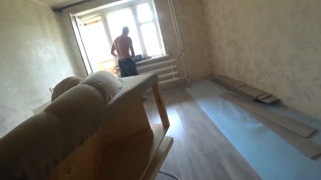 ЗАБИТЫЙ В СТЕНУ ЛАМИНАТ( Наглухо) НОВЫЙ МИКРОСАНУЗЕЛ 125/180 ))) смотреть онлайн
