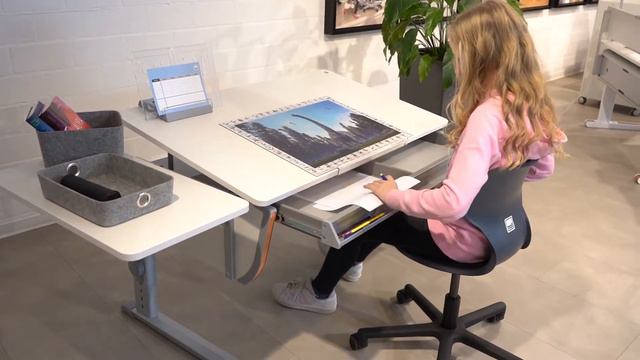 Регулируем наклон столешницы у парты moll Jocker смотреть онлайн