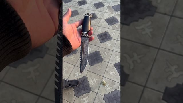 «Скорпион» дамасская сталь + черное дерево (граб) . Номер для связи закреплен в коментах. смотреть онлайн