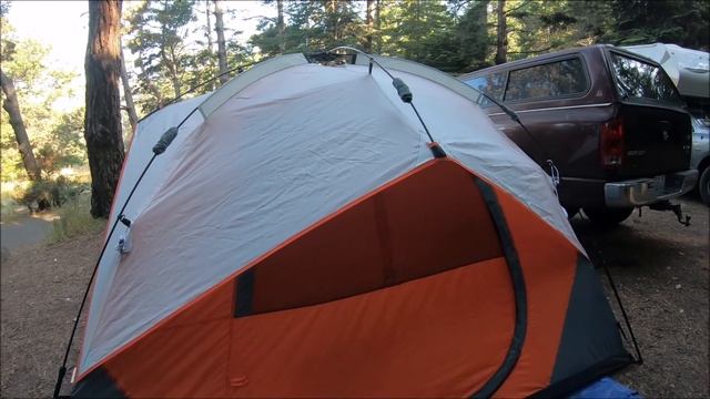 ВОЗЛЕ КРЕПОСТИ ФОРТ РОСС, КЕМПИНГ. КАЛИФОРНИЯ смотреть онлайн