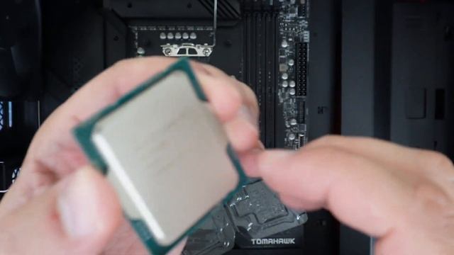 Installing the Intel Core i9-12900K Desktop Processor on an LGA1700 Socket MSI MAG Z690 Motherboard смотреть онлайн