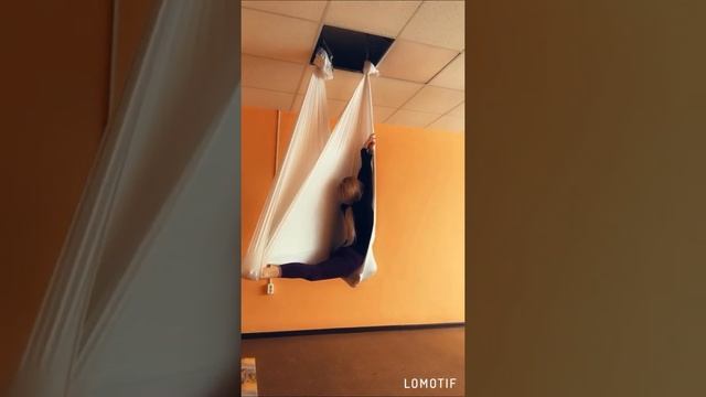 Аэройога/танец в гамаке/растяжка/ Стретчинг/ шпагат смотреть онлайн