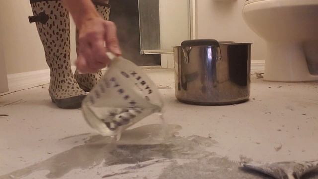 How to remove vinyl flooring residue from concrete slab... 3 methods and how they work (or don't) смотреть онлайн