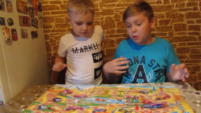 Играем в настольную  игру.Авторалли.крутая игра про машинок