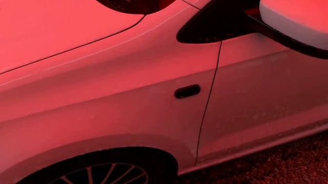 Убираем желтые пятна с белой машины после зимы! смотреть онлайн