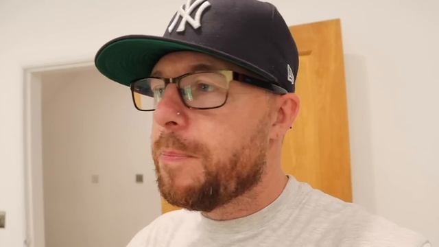 UNBOXING a £1000 mystery TEMU PALLET! смотреть онлайн