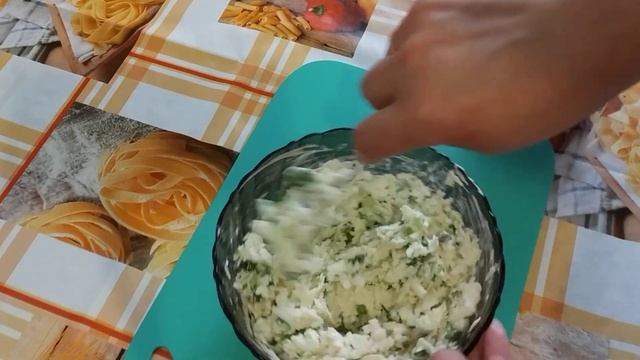 Блины с клубничным соусом