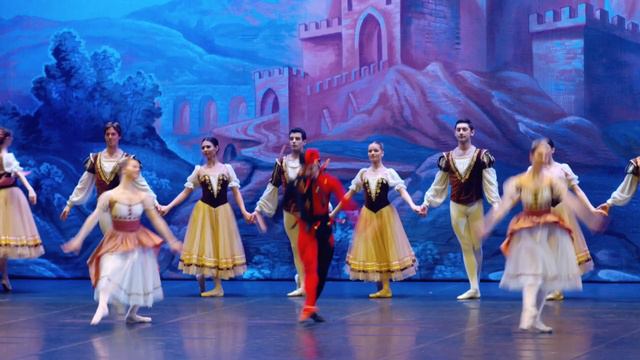 Swan Lake - The Royal Czech Ballet смотреть онлайн