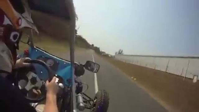 TL1000R buggy - on road.m4v смотреть онлайн