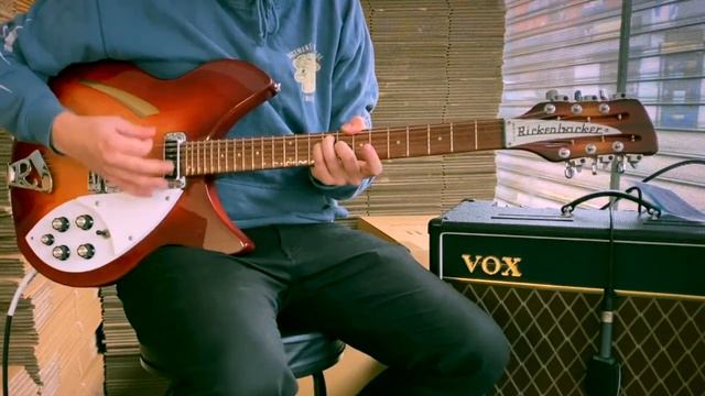 Rickenbacker 330 Fireglo 1993 смотреть онлайн