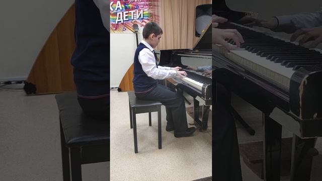 Емельянов Сергей. Ф. Шопен. Полонез соль минор смотреть онлайн