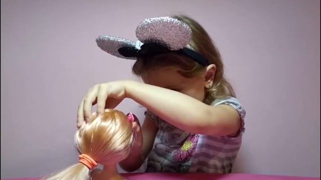 ДЕЛАЕМ МАКИЯЖ и ПРИЧЕСКУ куколке МАНЕКЕНУ