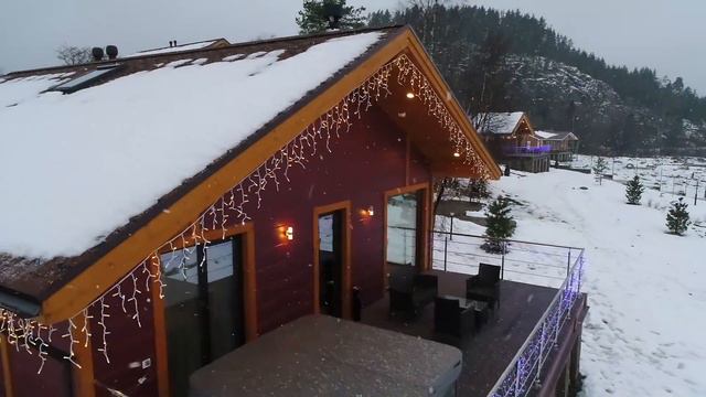 Да падал снег в Sorola Village смотреть онлайн