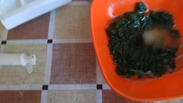 Зеленое масло из петрушки. Если у вас на кухне начинает вянуть петрушка- самое время делать масло. смотреть онлайн